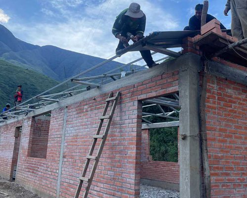 Construcción de 2 aulas para la Unidad Educativa Camillaya